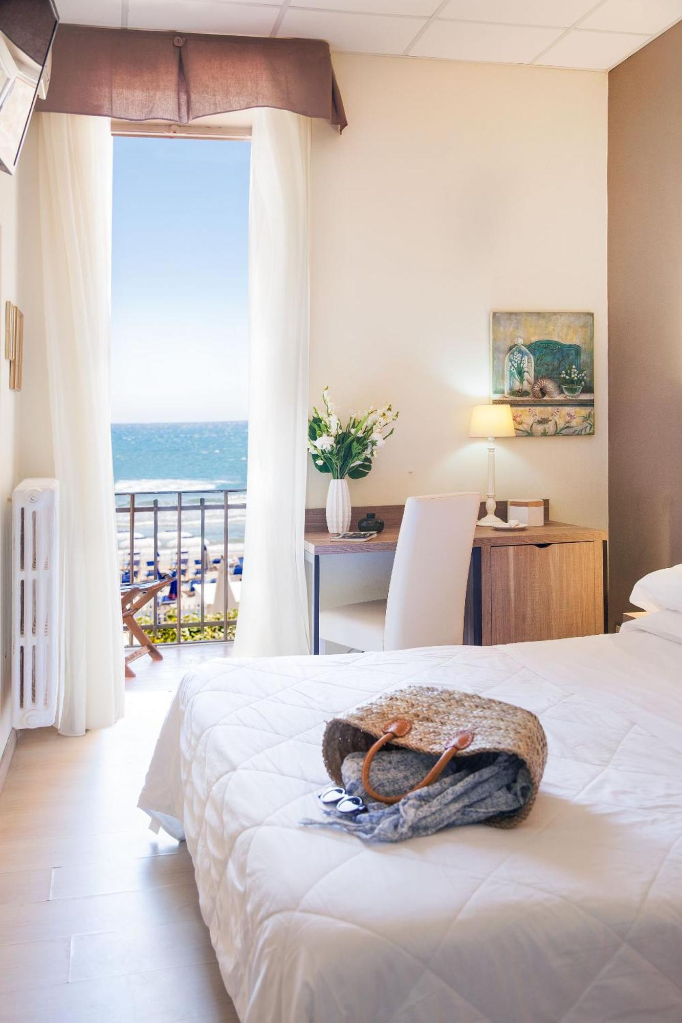 Hotel Tina 2*
