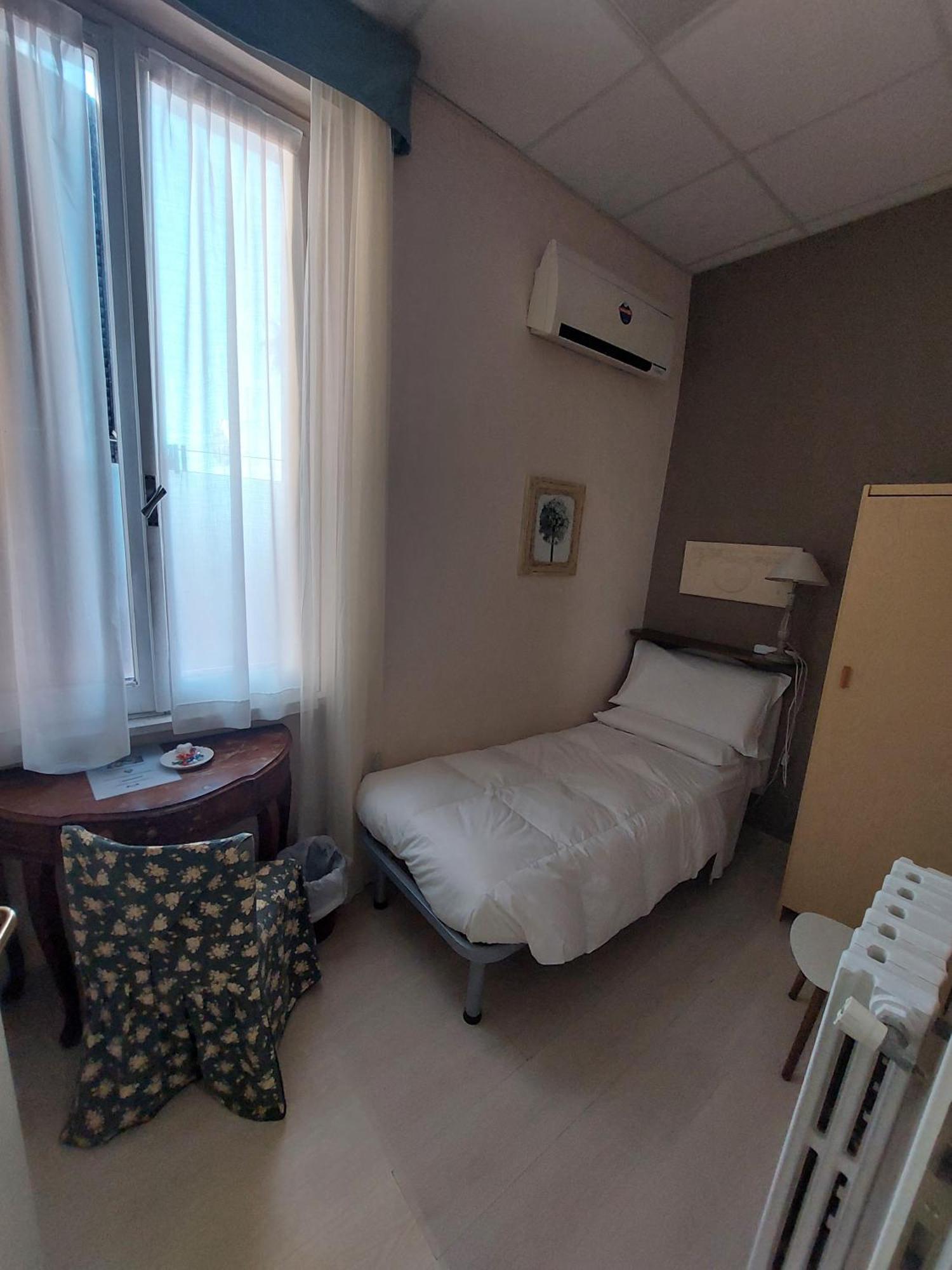 Hotel Tina 2*